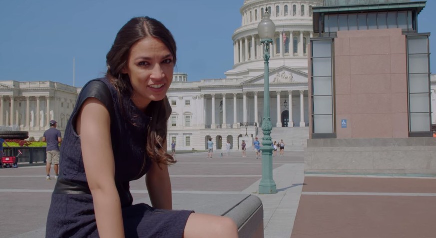 Tränen fliessen: Nach ihrer Wahl besucht Alexandria Ocasio-Cortez das Kapitol in Washington.
