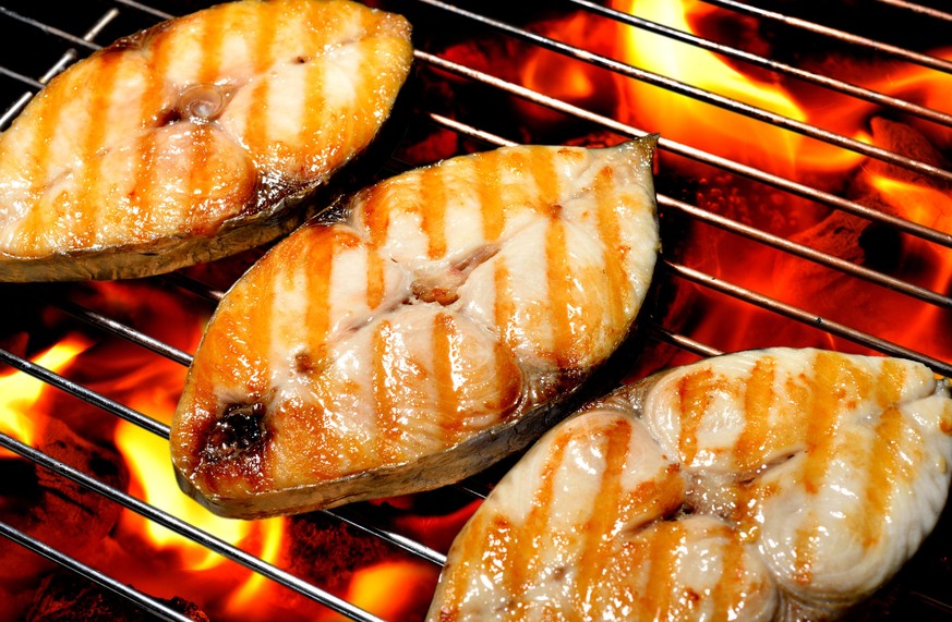salmon lachs steaks grill barbecue grillieren fisch essen food