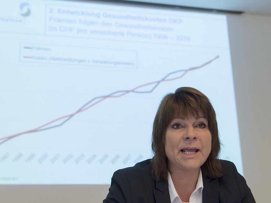 Die Direktorin des Krankenkassenverbandes Santésuisse, Verena Nold, erwartet keine Anhebung der Prämien im kommenden Jahr wegen der Coronavirus-Pandemie. (Archivbild)