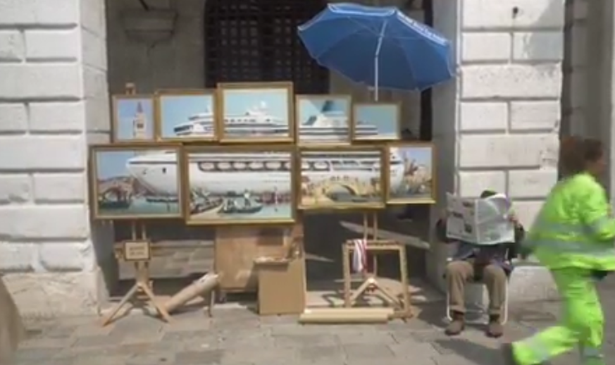 Ist es Banksy, der da seine Bilder mitten in Venedig zum Verkauf bietet?