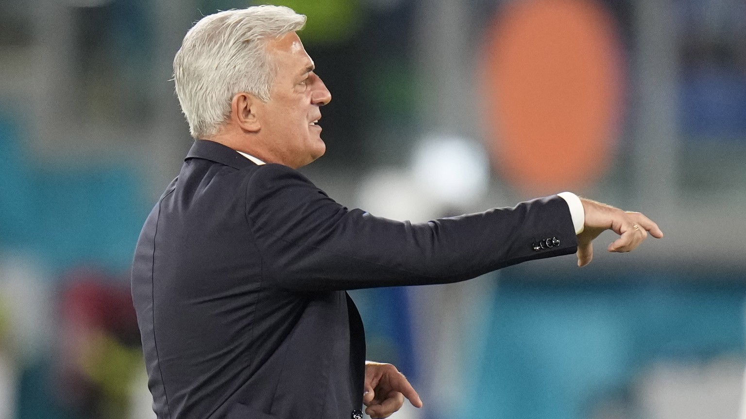 epa09277957 Switzerland&#039;s head coach Vladimir Petkovic reacts during the UEFA EURO 2020 group A preliminary round soccer match between Italy and Switzerland in Rome, Italy, 16 June 2021. EPA/Ales ...