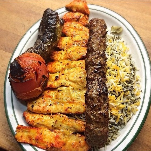 https://www.pinterest.com/pin/522206519265325457/ iranisches essen food fleisch hühnchen huhn lamm lammfleisch grill grillen grillieren bbq barbecue reis