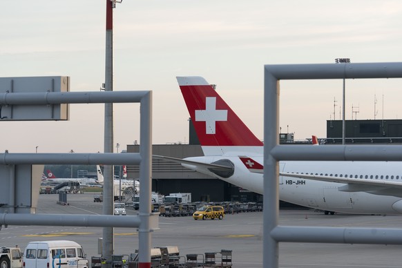 ARCHIV - SWISS FLIEGT BIS ENDE MAERZ 2020 NICHT MEHR NACH CHINA --- A Swiss International Air Lines Airbus A330 lands at Zurich Airport in Kloten in the Canton of Zurich, Switzerland, pictured on July ...