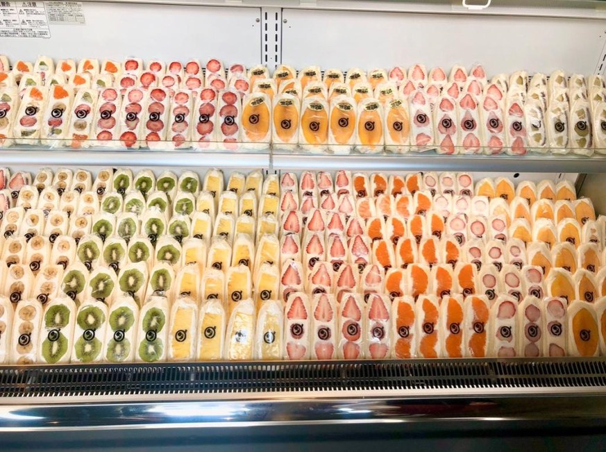 japan früchte sandwiches street food streetfood essen kochen https://twitter.com/pe_8800/status/1260393769519570945