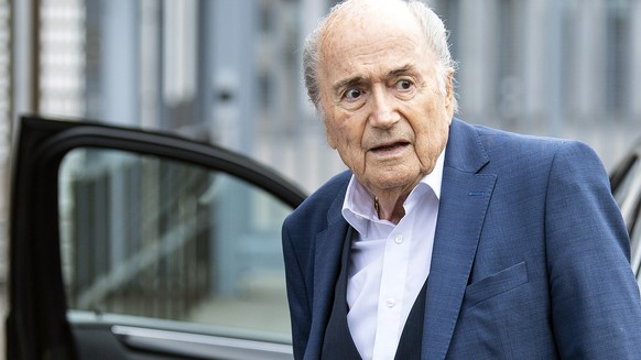 epa08899390 (FILE) - Former FIFA president Sepp Blatter arrives in front of the building of the Office of the Attorney General of Switzerland, in Bern, Switzerland, 01 September 2020 (reissued 22 Dece ...