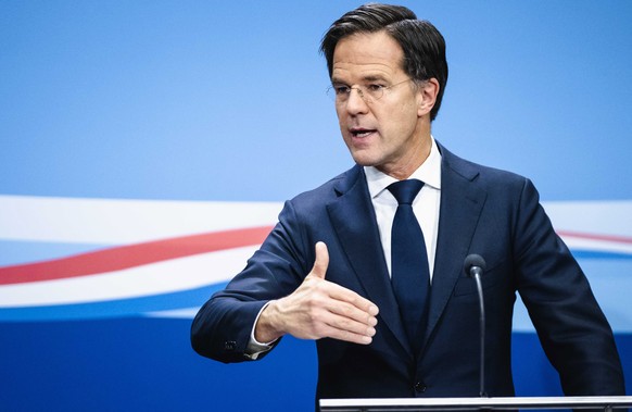 epa08926911 Dutch Prime Minister Mark Rutte during his weekly press conference after the Council of Ministers, in The Hague, the Netherlands, 8 January 2021. EPA/SEM VAN DER WAL