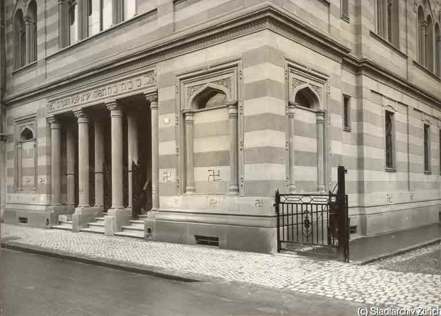 1924: Sachbeschädigung Hakenkreuz-Schmierereien, Synagoge Löwenstrasse 10