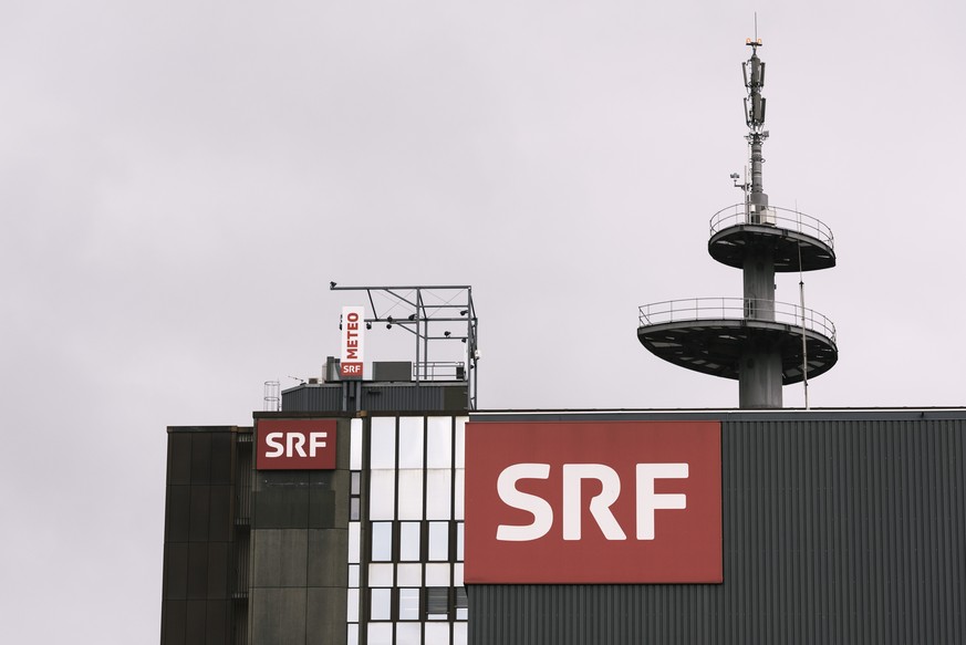 ARCHIVBILD ZUR JAHRESZAHLEN-MK 2018 VON SRF, AM DONNERSTAG, 10. JANUAR 2019 ---- View on the roof of the building of the Swiss Radio and Television SRF with the broadcasting station of the television  ...