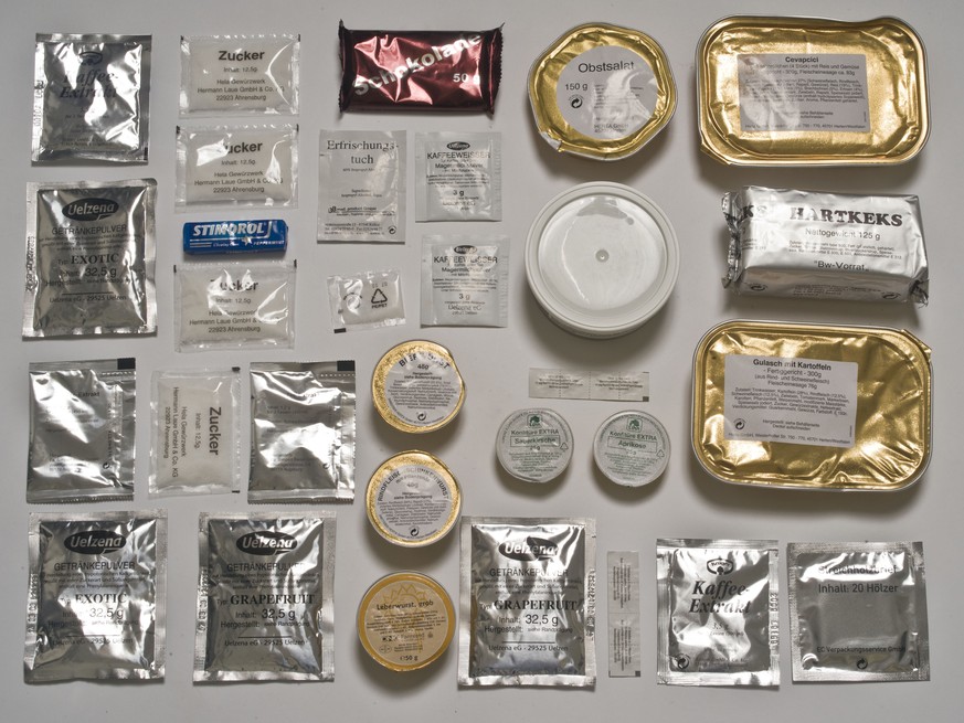 Copyright Sarah Lee - Ration packs and thier contents for G2. Deutschland.
