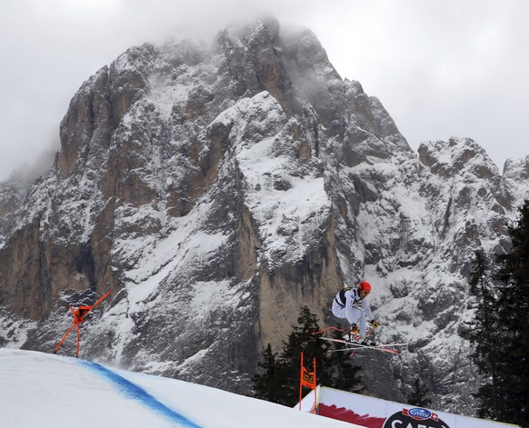 Italy&#039;s Christof Innerhofer speeds down the course during a men&#039;s World Cup downhill training, in Val Gardena, Italy, Thursday, Dec. 13, 2018. (AP Photo/Marco Trovati)
