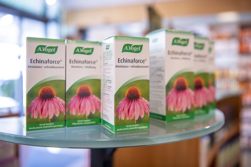 Das Produkt Echinaforce des Medikamentenherstellers A.Vogel ist in einer Apotheke im Kanton Nidwalden erhaeltlich, an Montag, 14. September 2020. Das Labor Spiez hat die Wirkung der Arznei Echinaforce ...