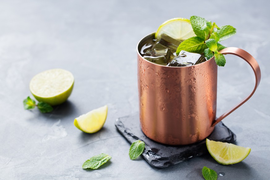 moscow mule cocktail drink alkohol Shutterstock