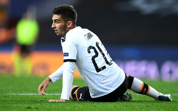 epa08284668 A handout image provided by UEFA shows Ferran Torres of Valencia reacting during the UEFA Champions League round of 16 second leg match between Valencia CF and Atalanta BC at Estadio Mesta ...