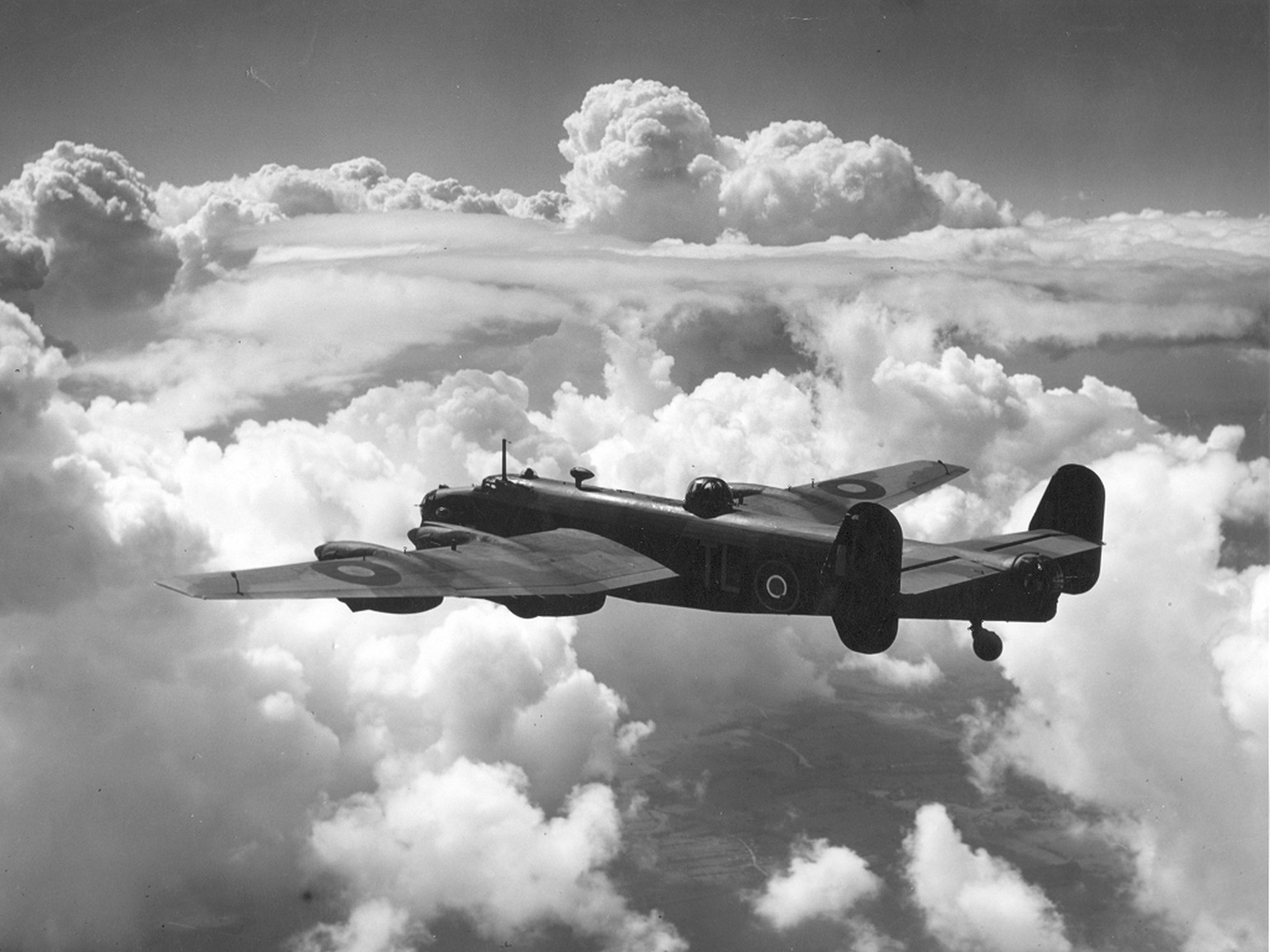 handley page halifax bomber zweiter weltkrieg royal air force 1939-1945 history geschichte