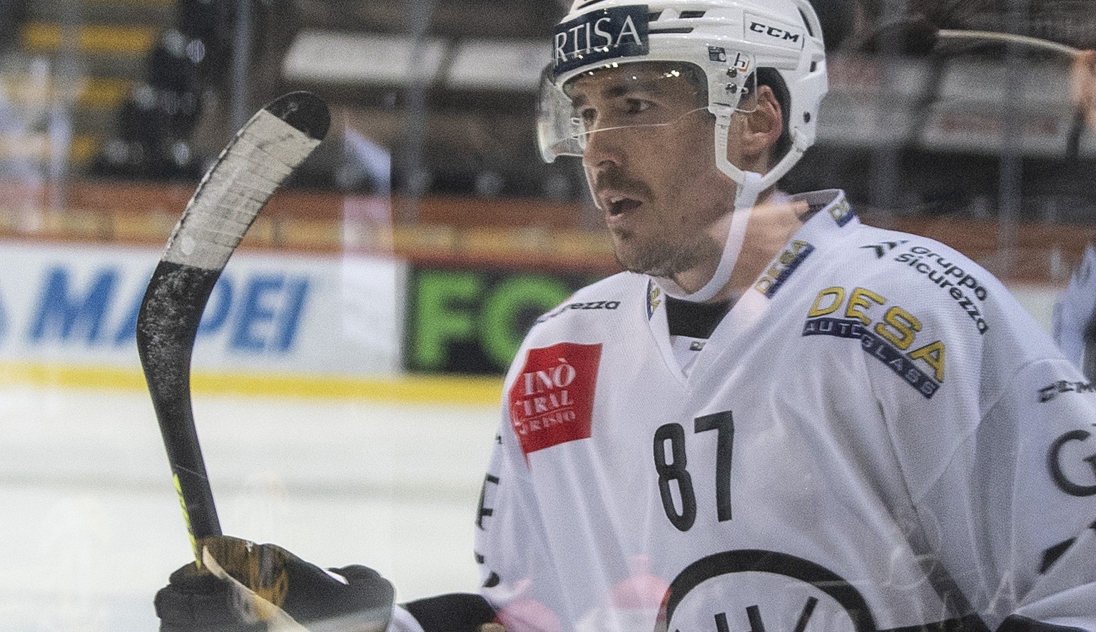 Luganos Dario Buergler feiert seinen Treffer zum 0-1 im Eishockey Meisterschaftsspiel der National League zwischen dem SC Bern und dem HC Lugano, am Samstag, 20. Maerz 2021, in der PostFinance Arena i ...