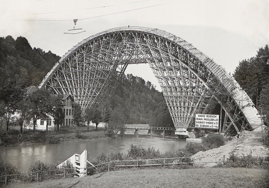 1937-1941: Bau der Fürstenlandbrücke in St. Gallen.