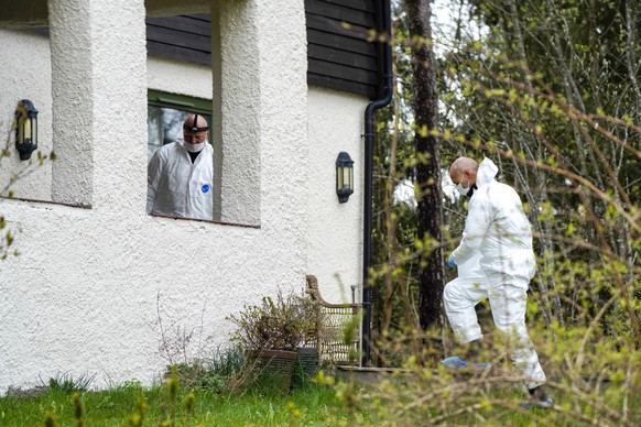 epa08388829 Police are re-examining the home of the married couple Hagen in Lorenskog near Oslo after Anne-Elisabeth Hagen&#039;s husband Tom Hagen was arrested in a police action in Lorenskog, Norway ...