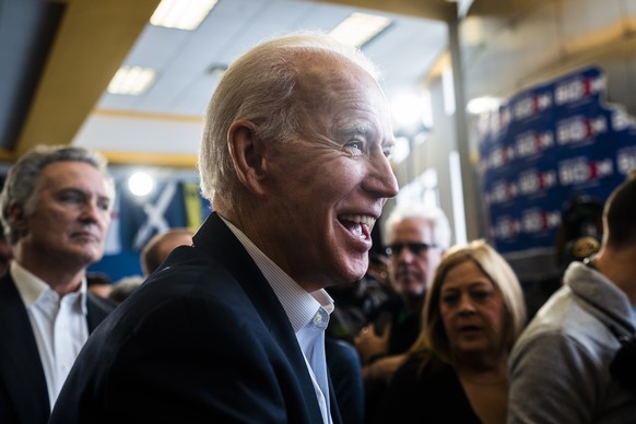 epa08188688 Former Vice President Joe Biden campaigns to be the 2020 Democratic presidential nominee at Clarke University in Dubuque, Iowa, USA, 02 February 2020. The first-in-the-nation Iowa caucuses ...