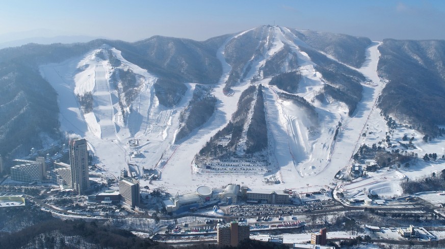 epa05782130 An undated handout photo made available by the 2018 PyeongChang Winter Olympics organizing committee on 10 February 2017 shows the Bokwang Snow Park for the 2018 PyeongChang Winter Olympic ...