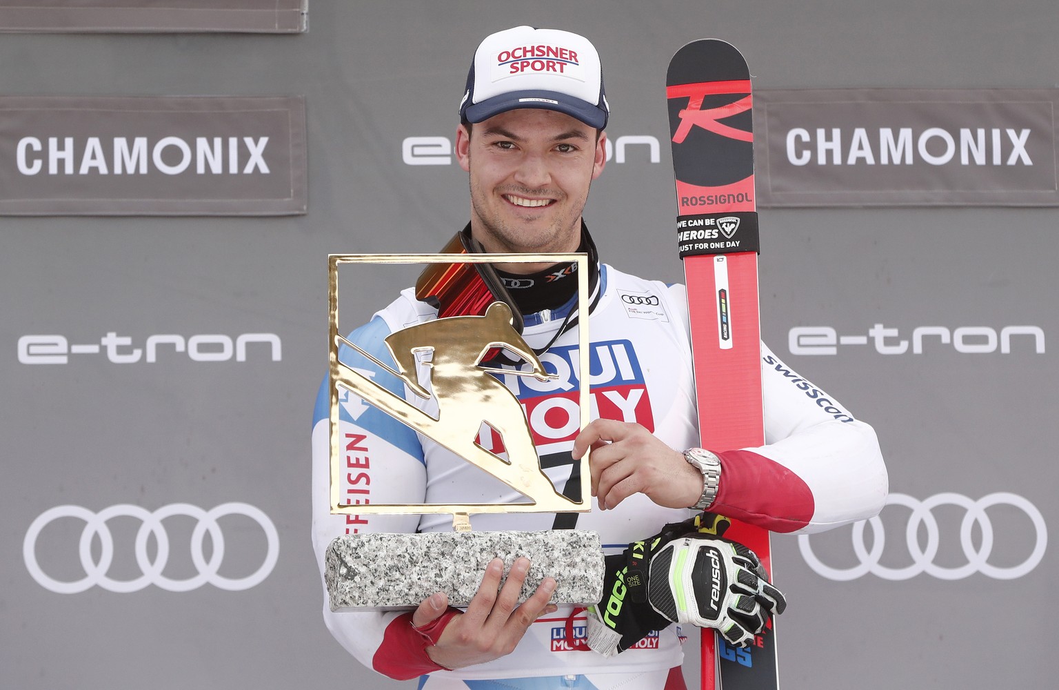 epa08205640 Loic Meillard of Switzerland celebrates on the podium after winning the Men&#039;s Parallel Giant Slalom race at the FIS Alpine Skiing World Cup in Les Houches - Chamonix, France, 09 Febru ...