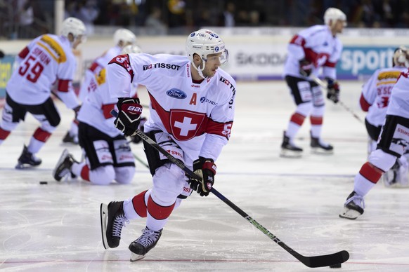 Switzerland&#039;s Christian Marti during the warmup prior to the Ice Hockey Deutschland Cup match between Germany and Switzerland at the Koenig Palast stadium in Krefeld, Germany, on Saturday, Novemb ...
