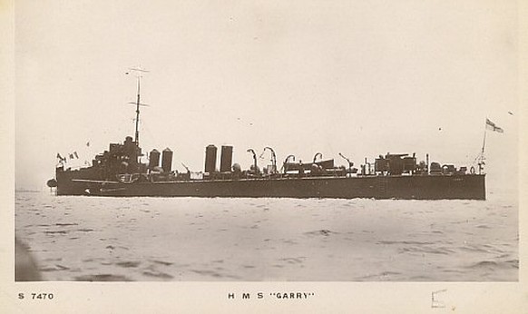 Die HMS Garry auf einer Postkarte.
