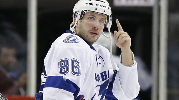Tampa Bay Lightning right wing Nikita Kucherov (86) of Russia gestures leaving the ice after the third period of an NHL hockey game against the New York Islanders, Monday, Nov. 14, 2016, in New York.  ...