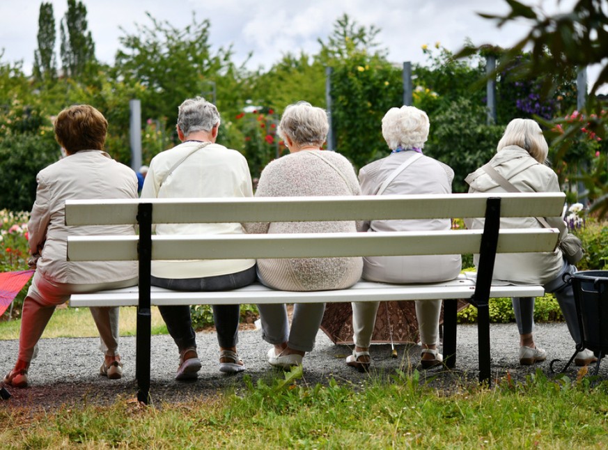 Der Schweizerische Gewerkschaftsbund fordert mit einer Volksinitiative eine 13. AHV-Rente. Besonders problematisch sei die Rentensituation der Frauen.