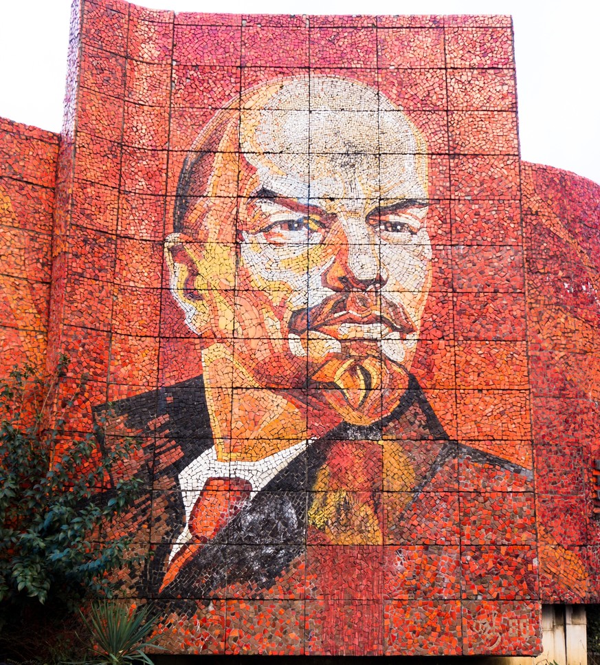 Lenin, Mosaik an Gebäude, Sotschi, Russland