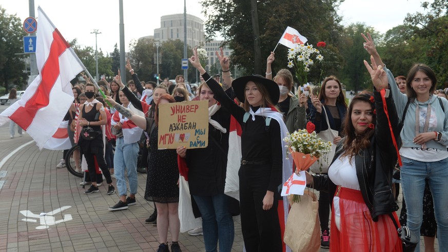epa08648676 Belarus women take part in a Women&#039;s March across central Minsk, Belarus, 05 September 2020. Opposition activists continue their every day protest actions, demanding new elections und ...