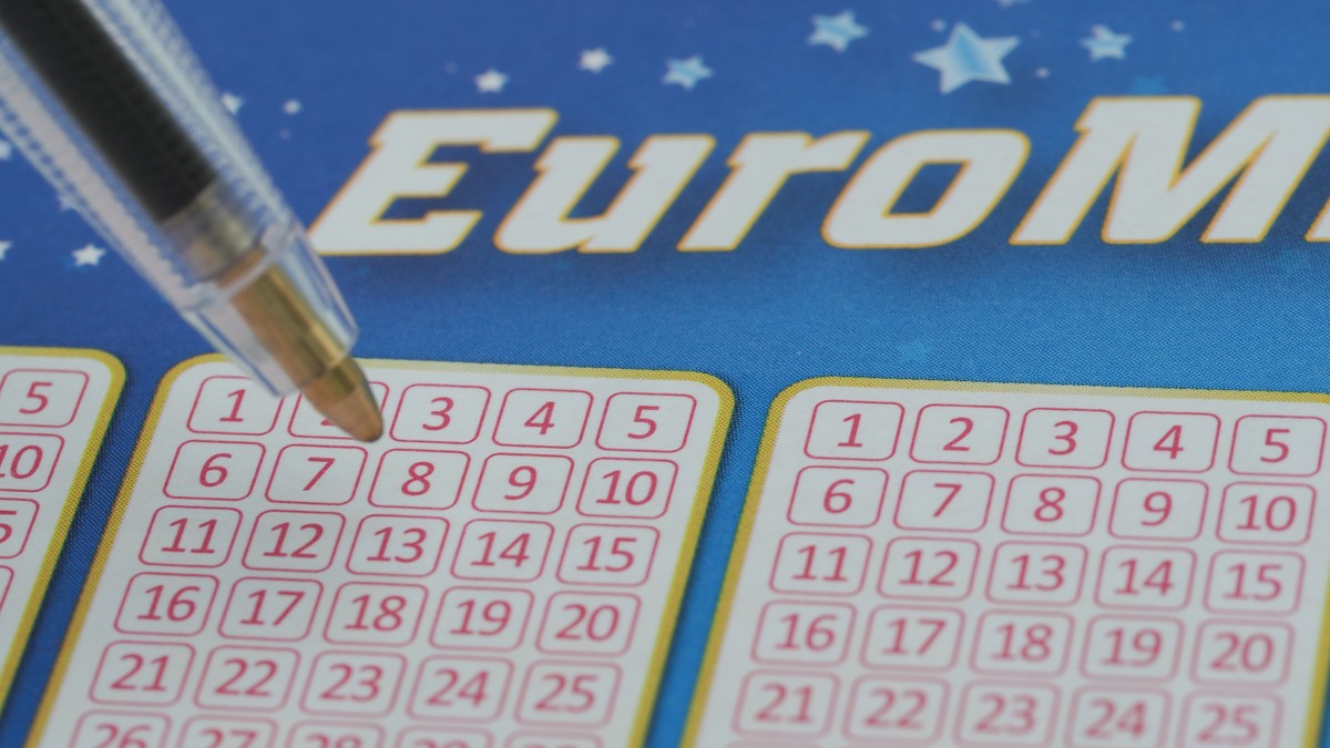 Das Sagt Die Frau Die 184 Millionen Bei Euromillions Gewonnen Hat