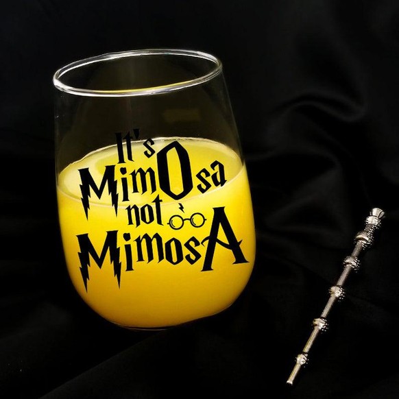 Harry Potter Hermione Granger leviOsa glas mimosa drinks trinken alkohol https://www.etsy.com/listing/675968749/its-mimosa-not-mimosa-stemless-wine?awc=6220_1611671968_e073a9d60f4ebddd93fed9f0144204c8 ...