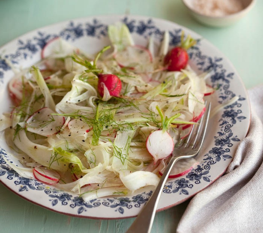 salat fenchel radieschen radiesli zitrone essen food https://drizzleanddip.com/2013/02/01/jamie-olivers-fennel-and-radish-salad