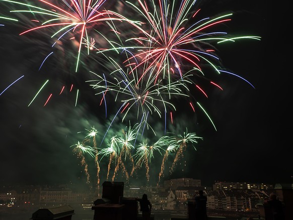 Das Feuerwerk auf dem Rhein in Basel (hier eine Aufnahme von 2018) wird im gewohnten Rahmen stattfinden.